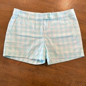 Vineyard vines, size 8 dayboat shorts, crystal blue